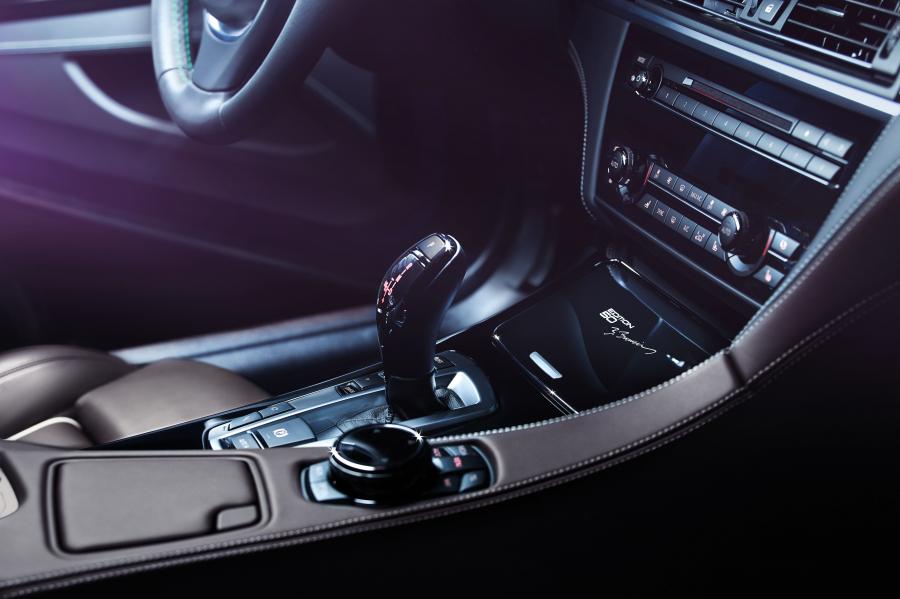 Детали интерьера Alpina B6 Bi-Turbo Coupe Edition 50 (F13) 2015 года  (фото 3 из 19)